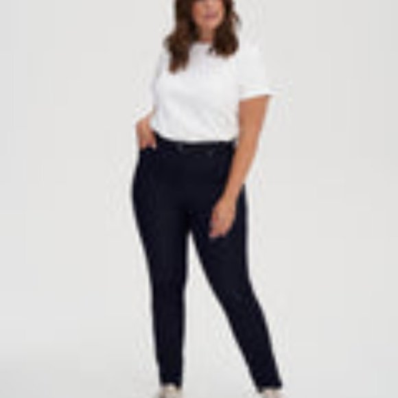 Yoga jeans size 31. Taille haute. Modèle Rachel. Neuf, sans les étiquettes. - Picture 1 of 12